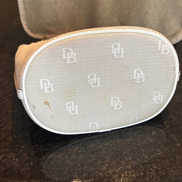 Dooney & Bourke White Hobo Bag - Picture 5 of 13